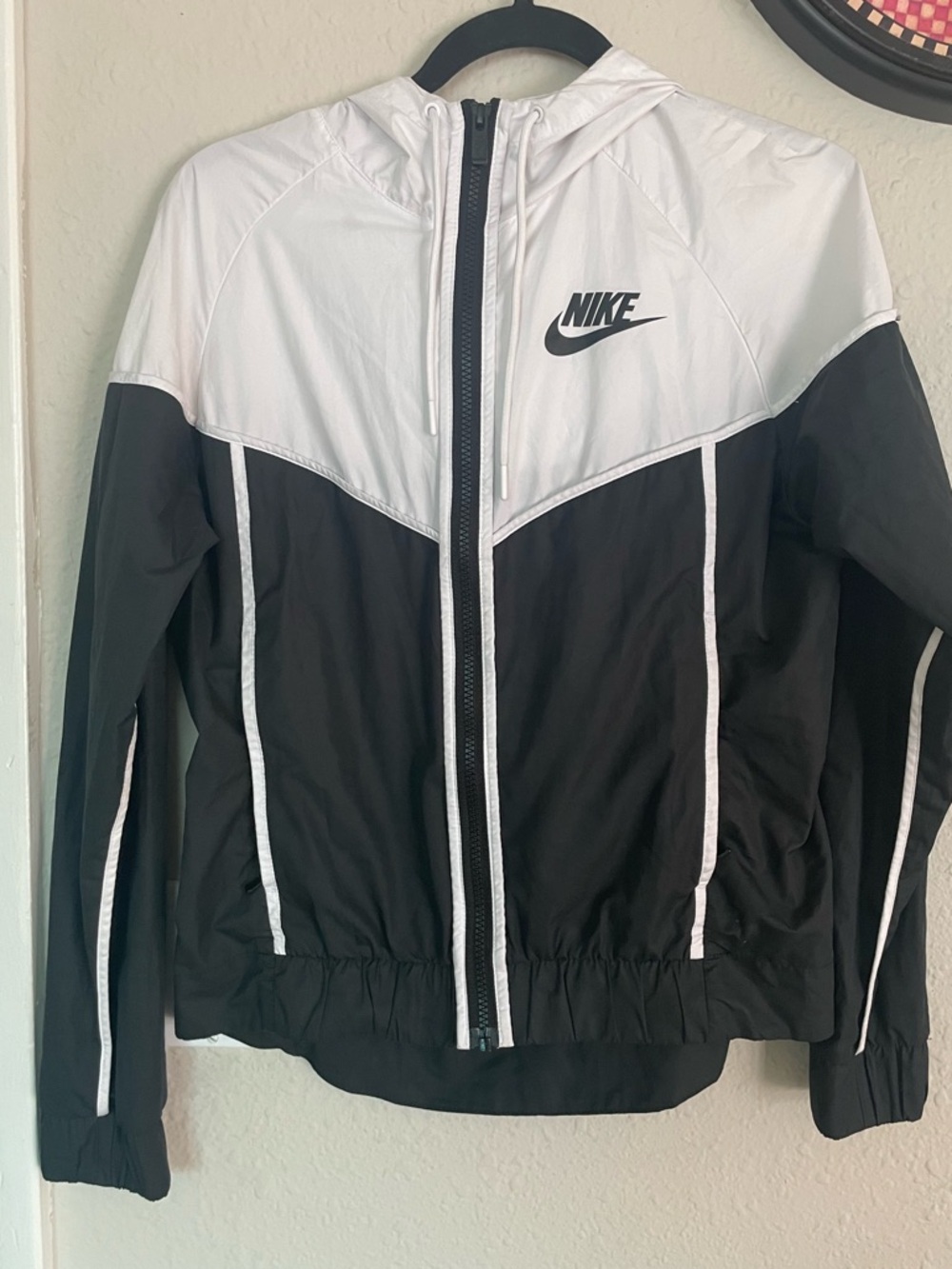Nike Womens Windrunner Jacket size XS